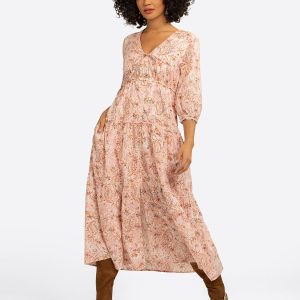 JS Jessica Simpson Sosa Tiered Dress in Shell-Calia Paisley