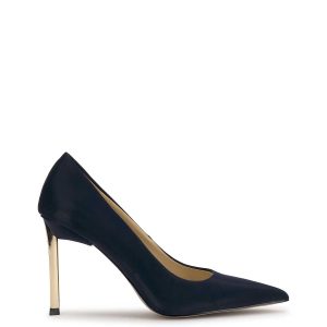 Kheloe Pump in Dark Night