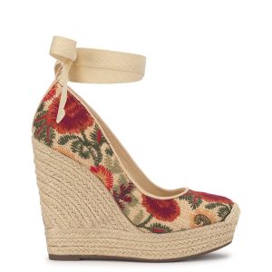 Zexie Platform Wedge in Floral Raffia